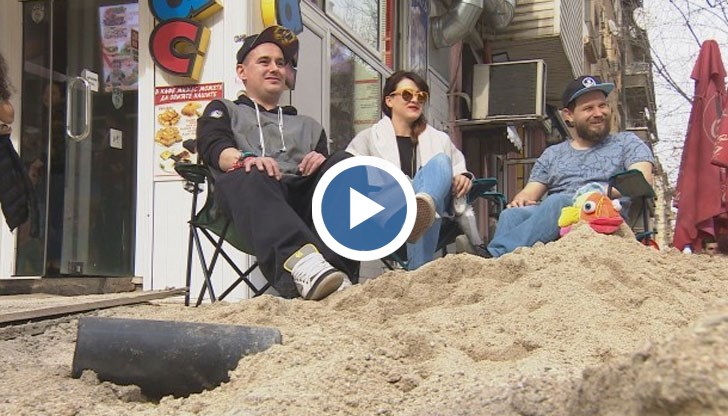 Добре, че е шегата, че да си кажем истината