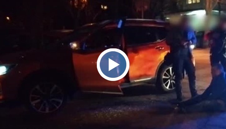 Според разследващите Пери и приятелката му са откраднали 3 луксозни автомобила от януари досега