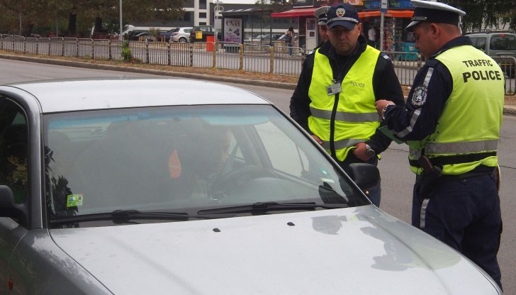 Шофьор, спипан в квартал "Чародейка", заявил пред униформените, че тествал возилото / Снимката е илюстративна