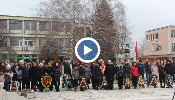 В местността Балабандере пред паметника на загиналите руски войни се състоя церемония по почитане на паметта на героите отдали живота си за свободата на България