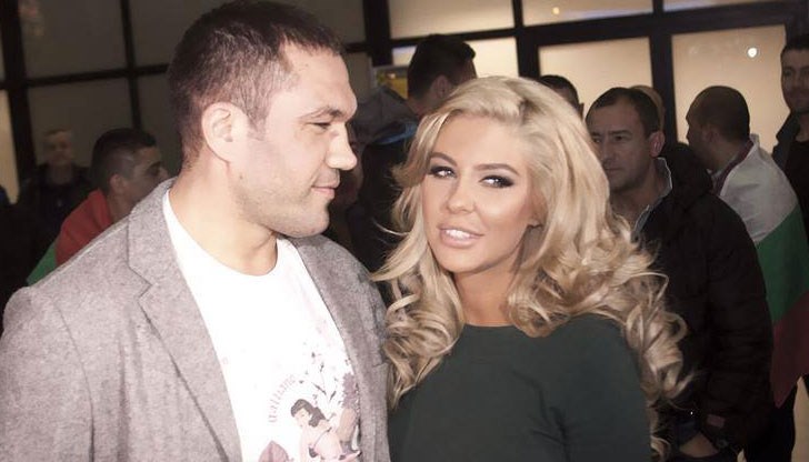 Целувката е акт на любов, приятелство и страст, написа певицата във Фейсбук Целувката е акт на любов, приятелство и страст, написа певицата във Фейсбук