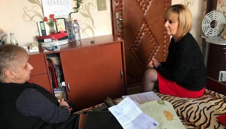 Съпругът на Снежана е починал внезапно и тя се нуждае спешно от личен асистент Съпругът на Снежана е починал внезапно и тя се нуждае спешно от личен асистент