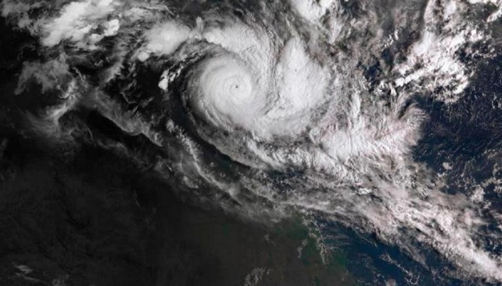 Очаква се циклонът с пориви на вятъра от 250 км/ч, да причини големи щети