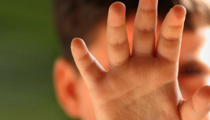 Бащата е задържан и осъден, установено е, че блудството не е еднократен акт, а детето е предадено на майката