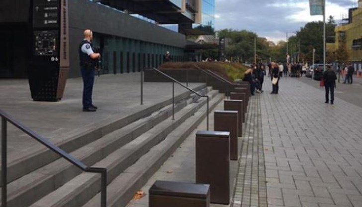 Нападателят е бил спрян при опит да влезе в съда Нападателят е бил спрян при опит да влезе в съда