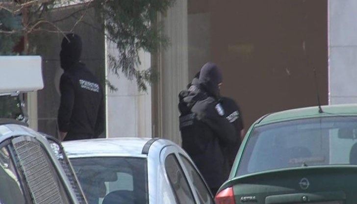 Дознателка издавала информация на лице от криминалния контингент