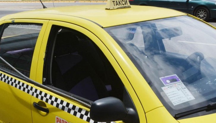 От браншовата камара  на таксиметровите водачи и превозвачи продължават да настояват за задължително въвеждане на видеорегистратори в такситата, както и паник бутонът да бъде свързан със 112