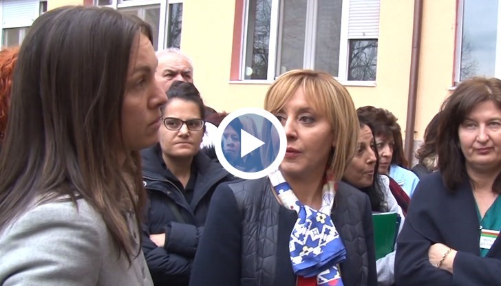 Зам. кметът на Община Казанлък Лилия Цонкова попита протестиращите къде е управителя на болницата