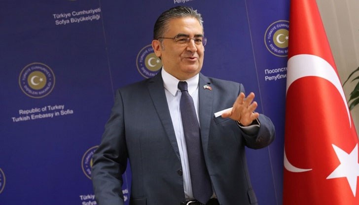 Поводът са твърденията на турския ѝ колега, че Анкара се е намесила в поправките на Закона за вероизповеданията Поводът са твърденията на турския ѝ колега, че Анкара се е намесила в поправките на Закона за вероизповеданията