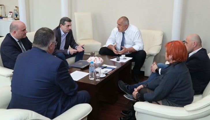 И ще прилага по-изгодния за пенсионера вариант