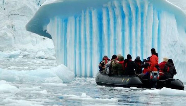 Привърженици на теорията за плоската Земя ще търсят къде е краят на планетата