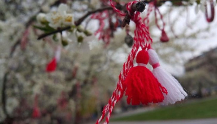 Според стара легенда мартеници връзвали по българските земи траките Според стара легенда мартеници връзвали по българските земи траките