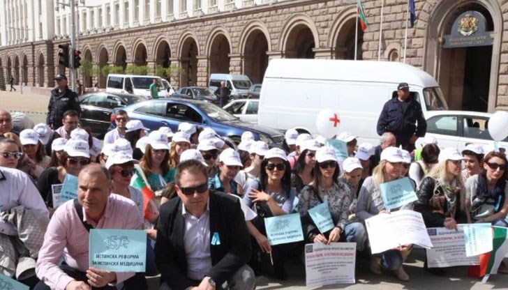 Навръх Благовещение фелдшерите и лекарските асистенти излизат на национален протест под прозорците на здравното министерство