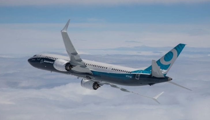 На борда има 157 пътници и 6-ма души екипаж