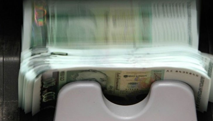 Държавните служители ще получат с мартенските си заплати увеличенията за първите два месеца Държавните служители ще получат с мартенските си заплати увеличенията за първите два месеца