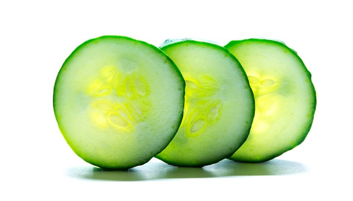 Краставици. Ще ям краставици. Не съм чувала нищо лошо за тях…