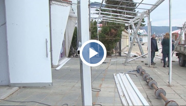 Махат всички бараки по Черноморието