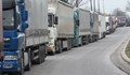 Интензивен трафик за товарни автомобили на Дунав мост