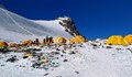 Три тона отпадъци събраха на Еверест