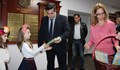 Областният управител на Русе посрещна група от малки лазарки