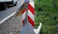 Завързаха мъртъв пеликан за пътен знак край Раднево