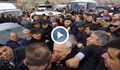 Нападнаха лидера на турската опозиция на погребението на войник