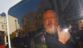 "Анонимните" плашат британската върхушка с отмъщение за ареста на Асандж