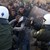 Сблъсъци между мигранти и полиция край Солун