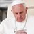 Папа Франциск се моли за парижани