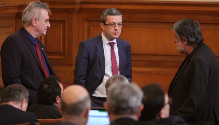 Държавата иска да контролира и интернет сайтовете