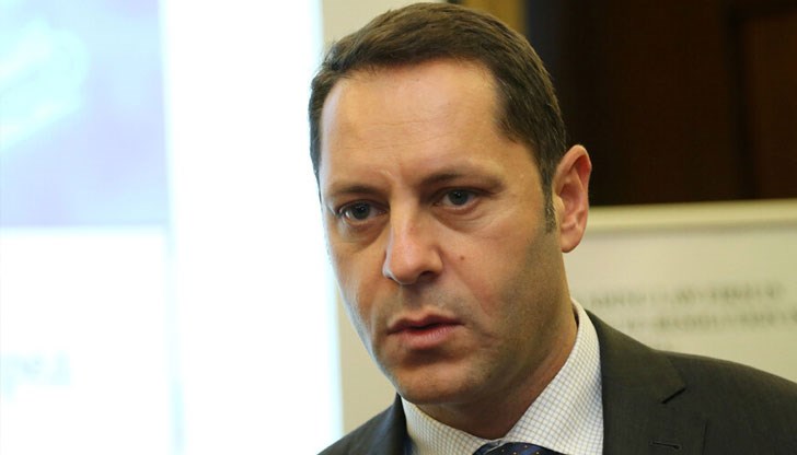 Преди няколко месеца ми казаха, че обикалят с папки за мен медии и ми готвят нова атака, заявява бившият зам.-икономически министър Преди няколко месеца ми казаха, че обикалят с папки за мен медии и ми готвят нова атака, заявява бившият зам.-икономически министър