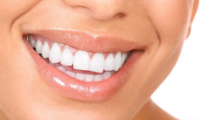 Активното вещество в избелващите ленти може да увреди богатия на протеини дентин под защитния зъбен емайл предупреждават учени