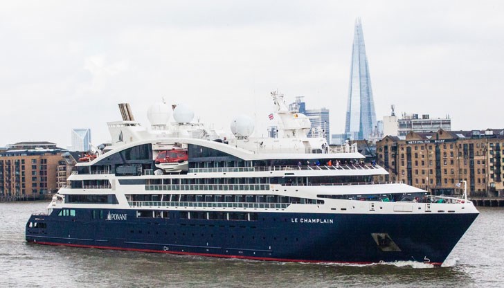 На борда на кораба има 766 пасажери и 142 членове на екипажа