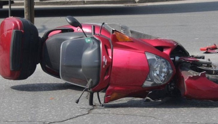 Младежът е бил блъснат от товарен автомобил на кръстовището между улиците „Байкал“ и „Юндола“ Младежът е бил блъснат от товарен автомобил на кръстовището между улиците „Байкал“ и „Юндола“