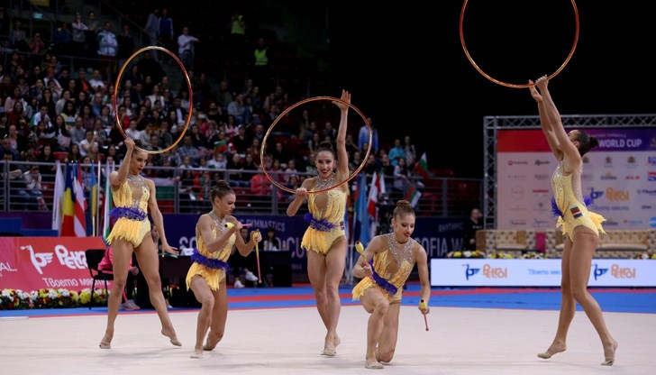 Националния ни ансамбъл по художествена гимнастика завърши с два медала участието си на Световната купа в София