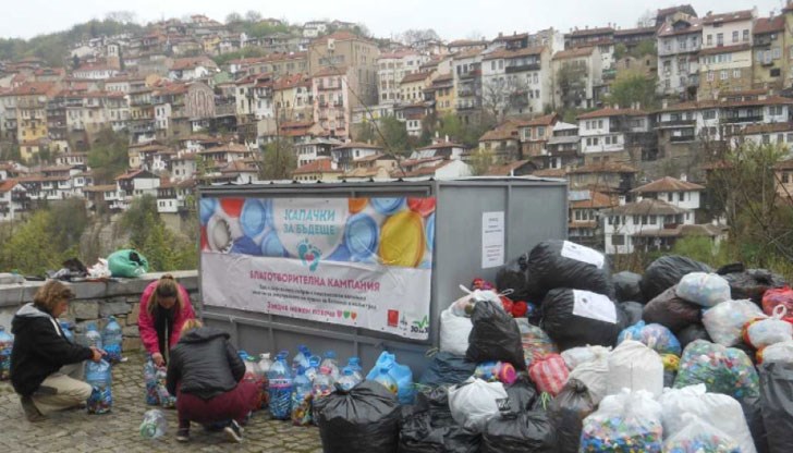 Благотворителната инициатива „Капачки за бъдеще“ купува кувьози за общинските болници Благотворителната инициатива „Капачки за бъдеще“ купува кувьози за общинските болници