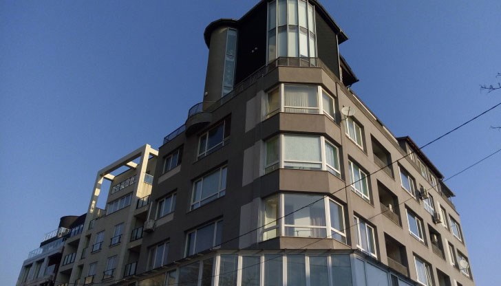 Засега няма официално обяснения от КПКОНПИ защо не е задължително висшите чиновници да декларират терасите си Засега няма официално обяснения от КПКОНПИ защо не е задължително висшите чиновници да декларират терасите си