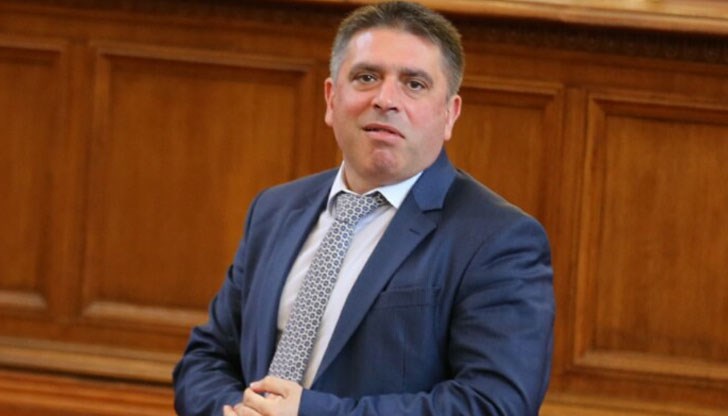 Скандалите съпътстват неотлъчно законотворческата дейност на Кирилов, като през последните две години той стана обект на нескрити подигравки и неприязън