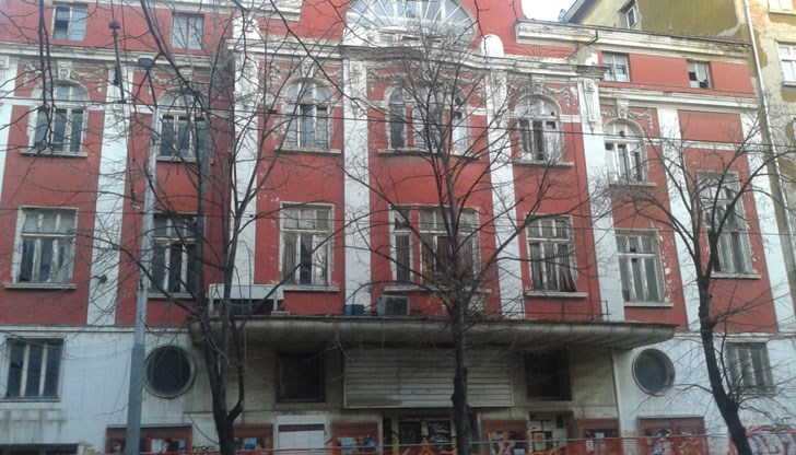 Защо Министерство на културата и НИНКН не желаят да спасят първия български киносалон Защо Министерство на културата и НИНКН не желаят да спасят първия български киносалон