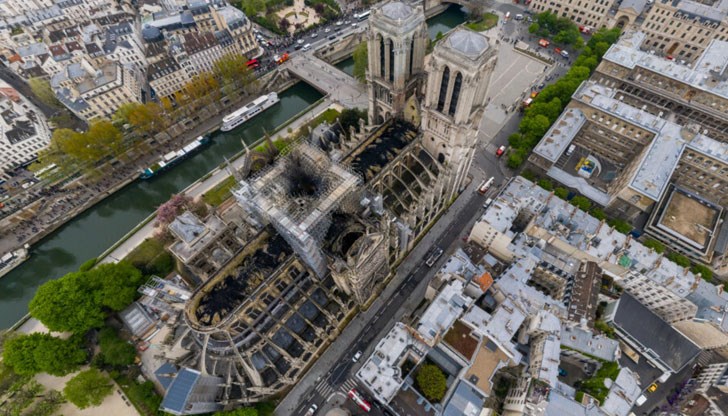 Експерти смятат, че поне 15 години ще са нужни за възстановяване на храма Експерти смятат, че поне 15 години ще са нужни за възстановяване на храма