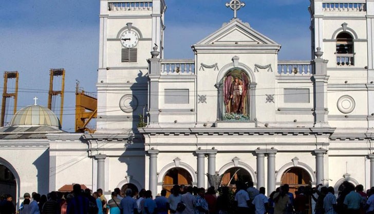 Религиозни и световни лидери осъдиха серията взривове в Шри Ланка