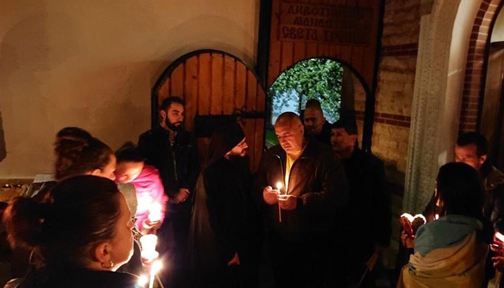 Премиерът пожела на всички щастливи моменти с близките хора