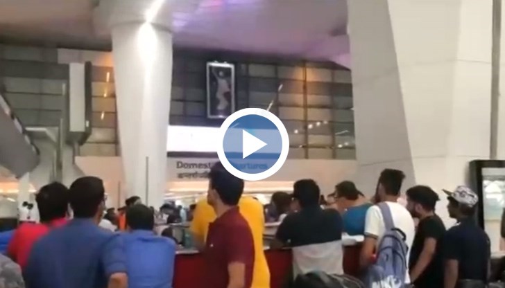 Хиляди хора по целия свят останаха блокирани на летищата