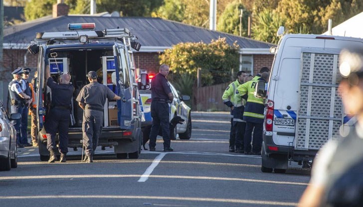 Отряд за обезвреждане на бомби е пристигнал на място след сигнал за взривно устройство Отряд за обезвреждане на бомби е пристигнал на място след сигнал за взривно устройство