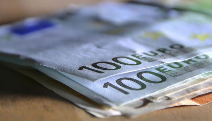 4500 евро на месец получава всеки един от общо 751 евродепутати