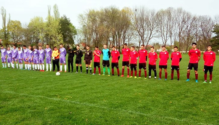 Тоталната доминация на „Локомотив U19” бе материализирана с хет трик на Беркан Ибрямов и два гола Михаил Любенов Тоталната доминация на „Локомотив U19” бе материализирана с хет трик на Беркан Ибрямов и два гола Михаил Любенов