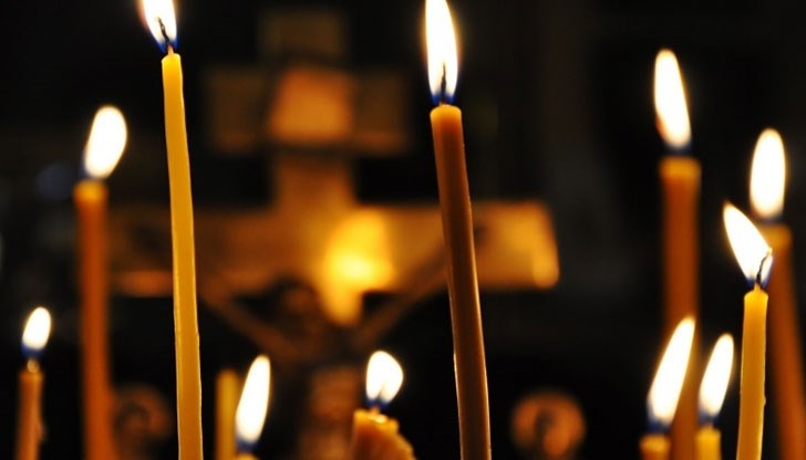 В българската домашна православна традиция всеки от дните на Страстната седмица се отбелязва по особен начин