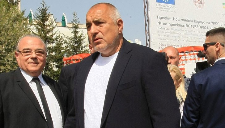 Премиерът се изнерви, след като не успя да овладее "Апартаментгейт" и получи лоши изборни прогнози