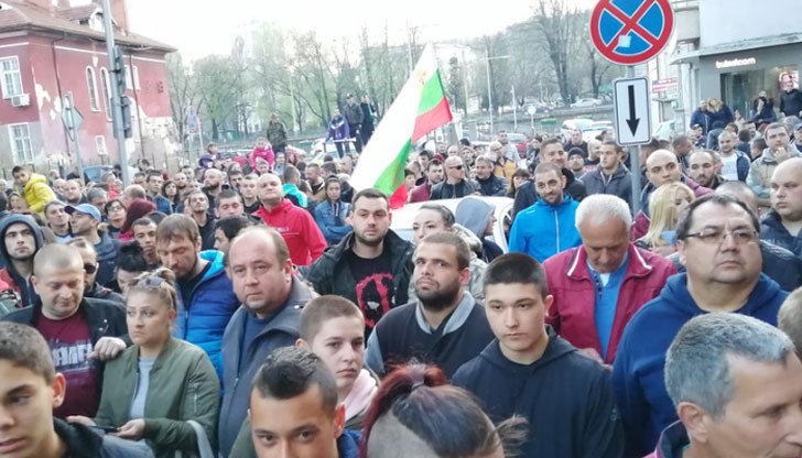 Защо ги е страх от народа