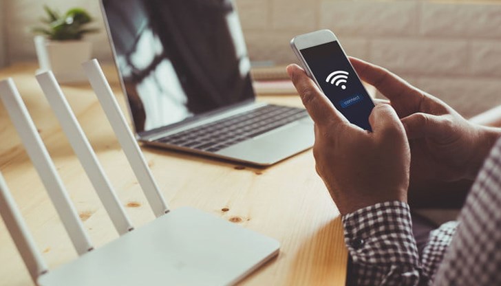 Безжичните мрежи ще покриват цялата училищна територия Безжичните мрежи ще покриват цялата училищна територия